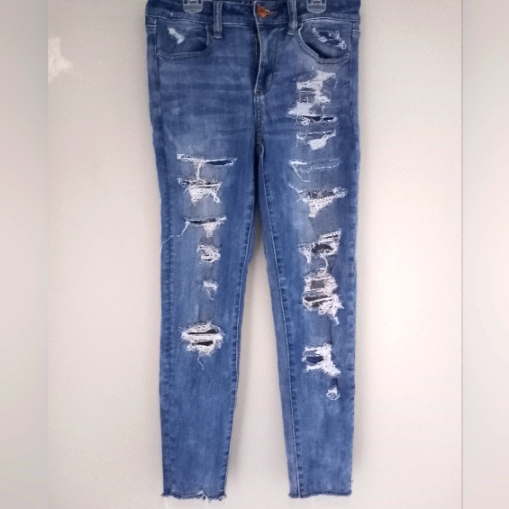 American Eagle Distressed Blue Jeans
